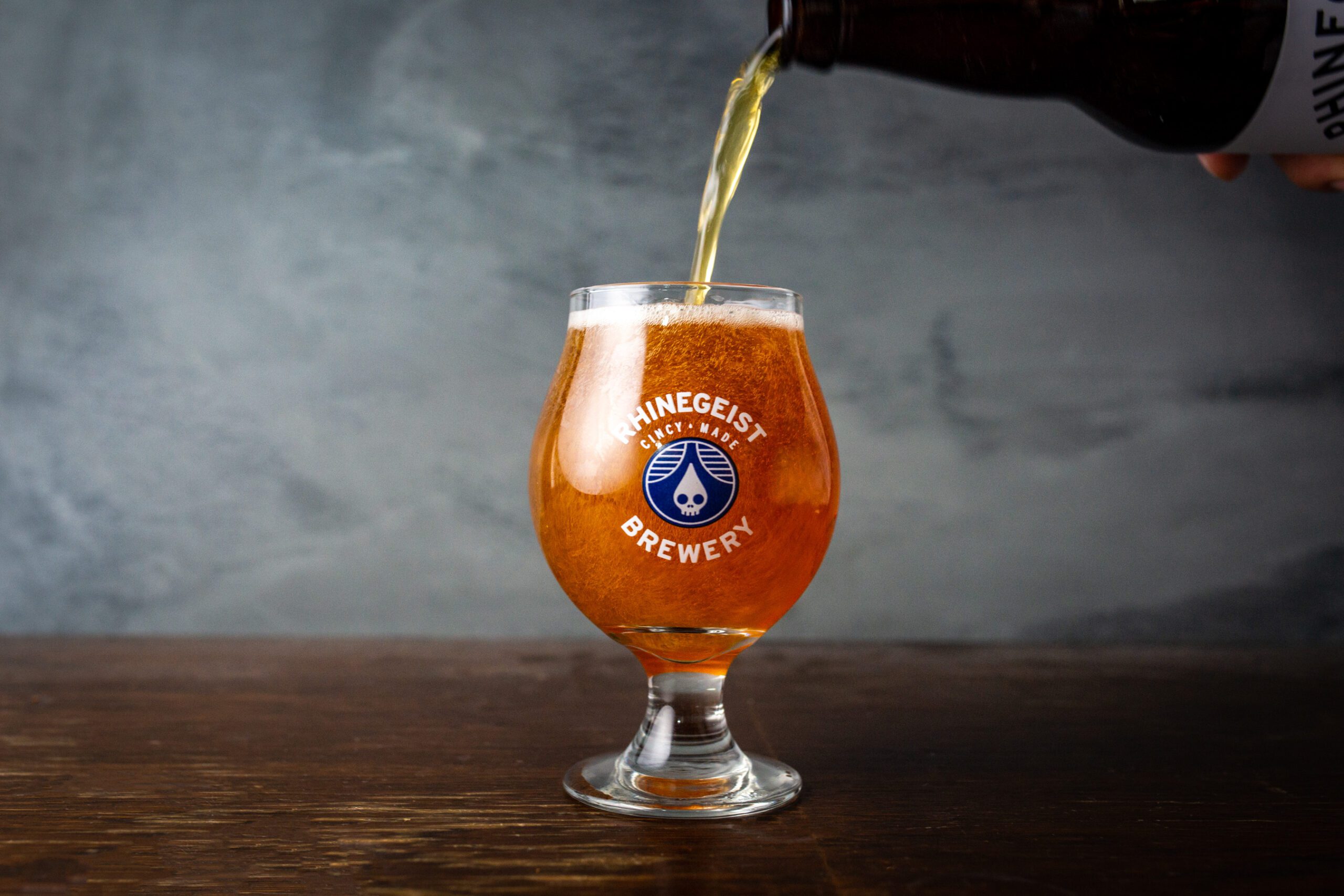 Dsc9881 edit scaled penguin (blonde stout) review - rhinegeist