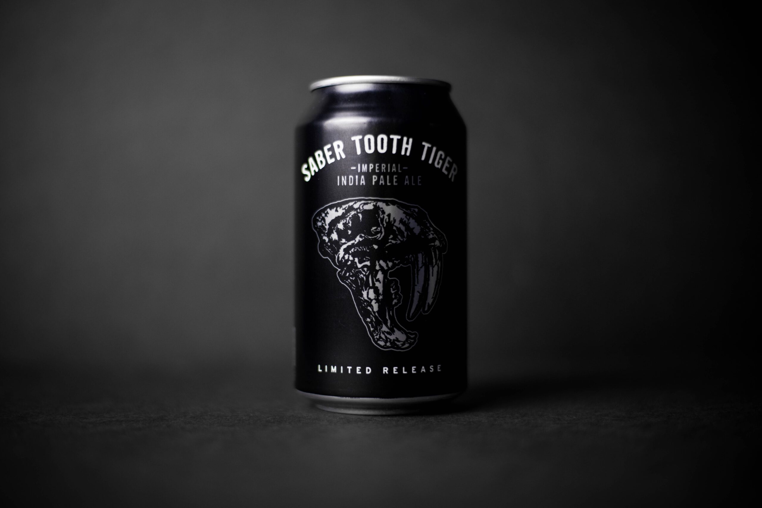 Saber tooth tiger can in the dark