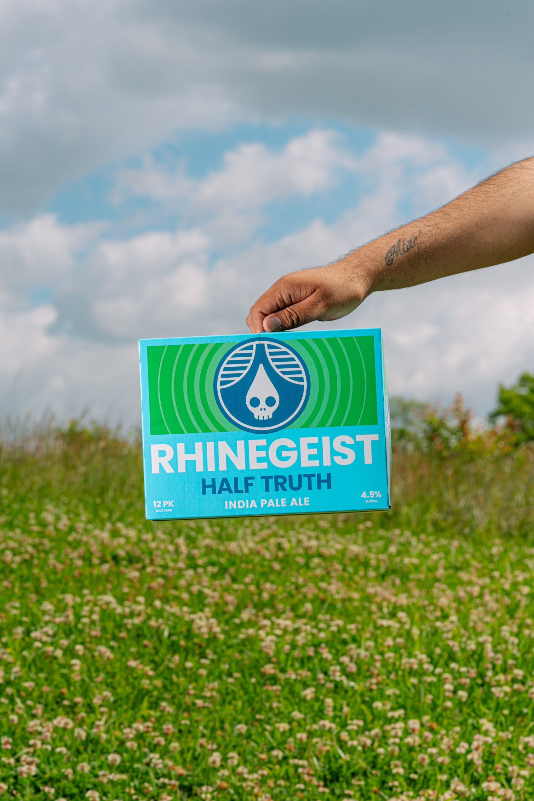 Halftruth field 2 scaled half truth (india pale ale) review - rhinegeist